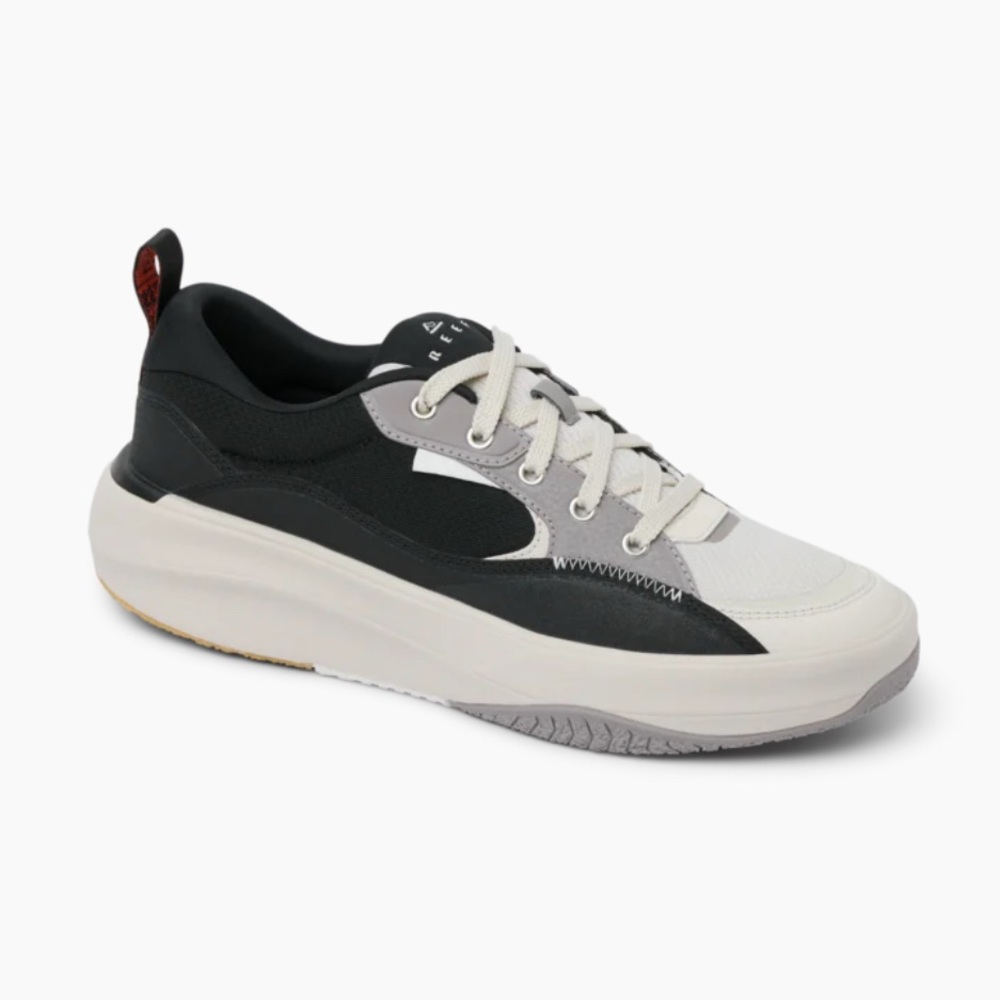Like NEW! Men’s Reef Fanning Shoes